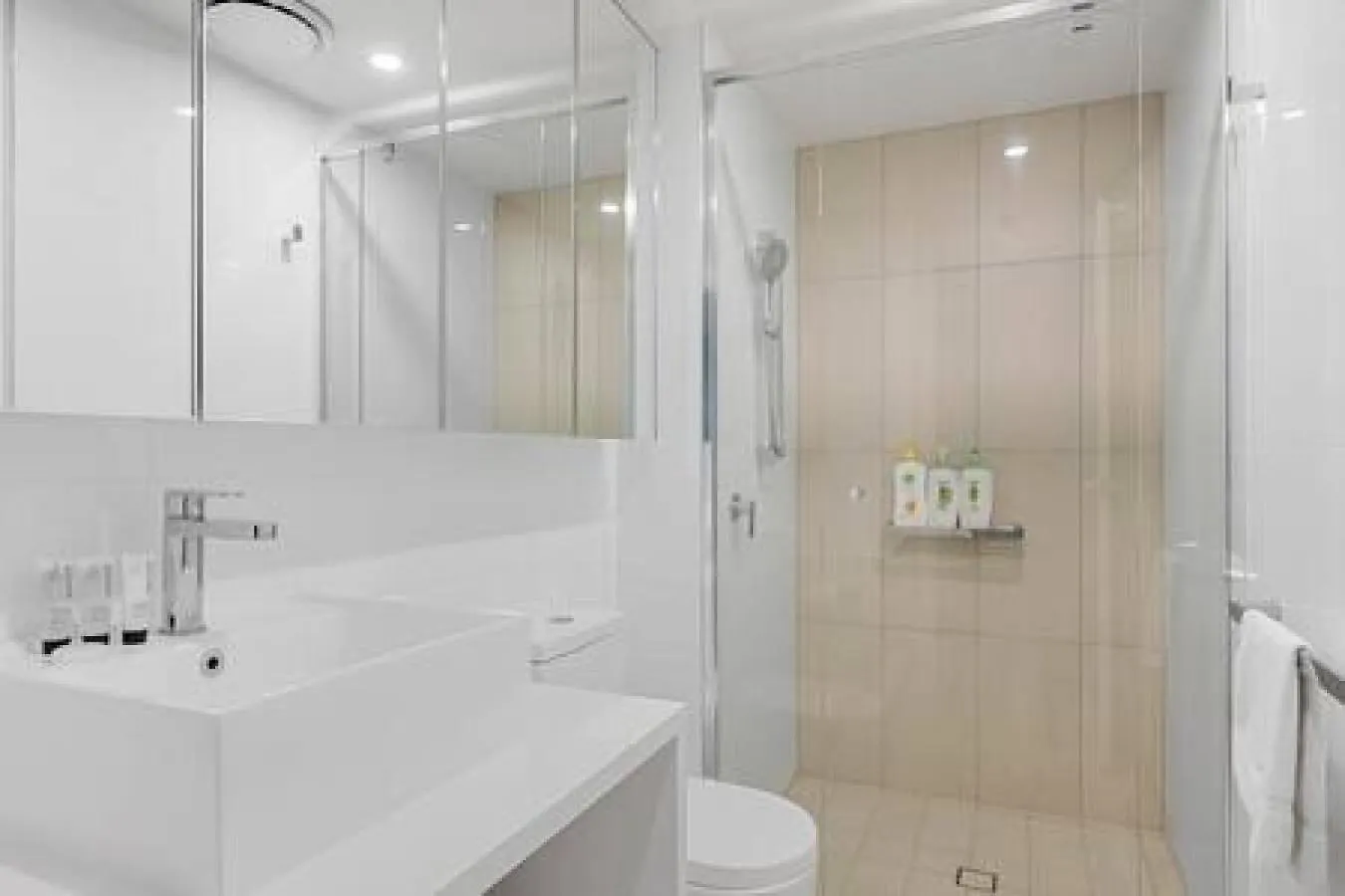 54Q Abnb-Style Apt Opposite Lush Park Playground, Portside 2Br Fpkg Brisbane 0*,  Austrálie