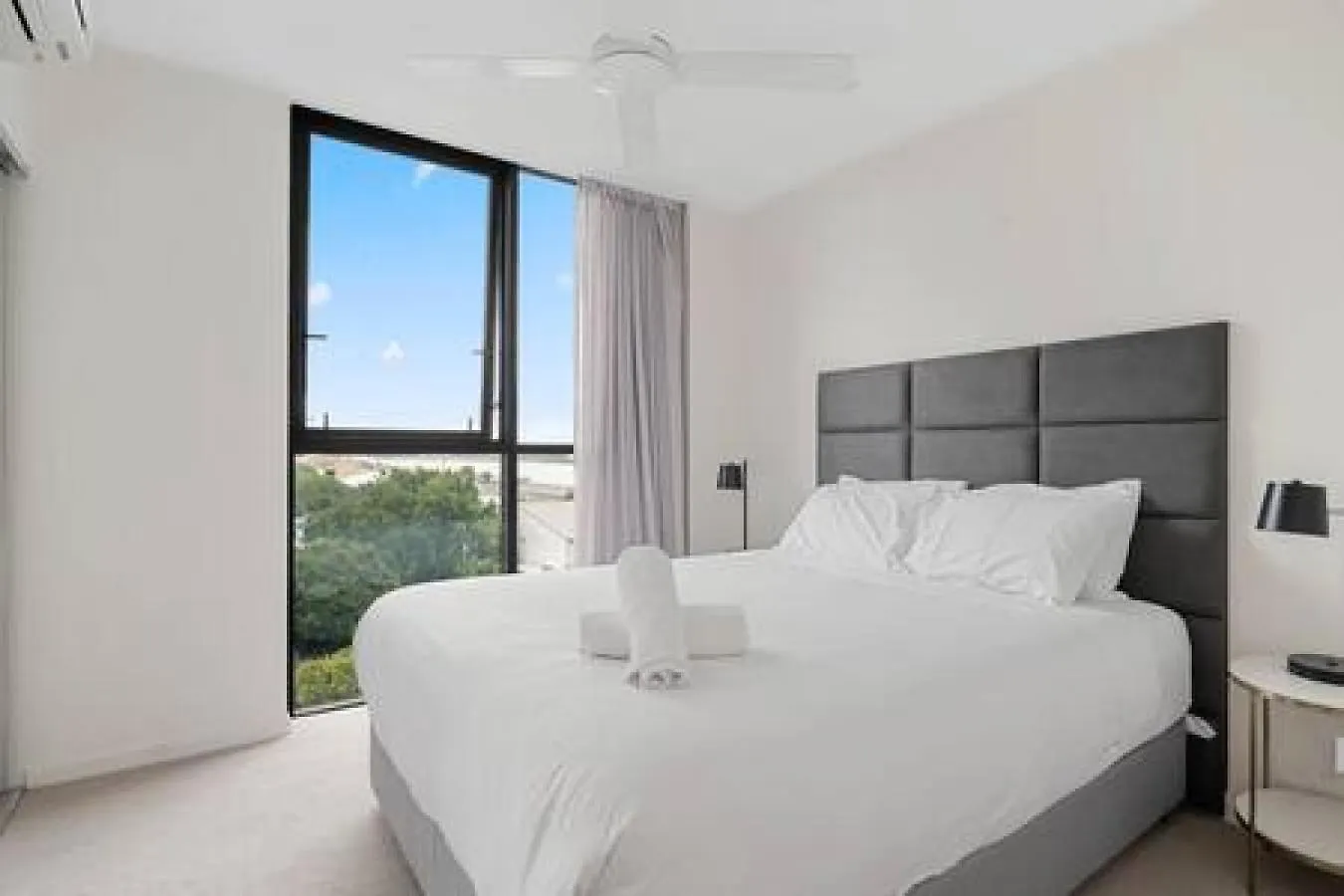 54Q Abnb-Style Apt Opposite Lush Park Playground, Portside 2Br Fpkg Brisbane Holiday home