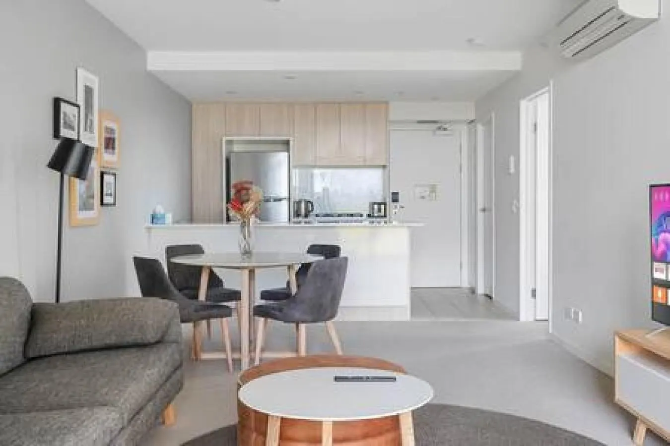 Holiday home 54Q Abnb-Style Apt Opposite Lush Park Playground, Portside 2Br Fpkg Brisbane