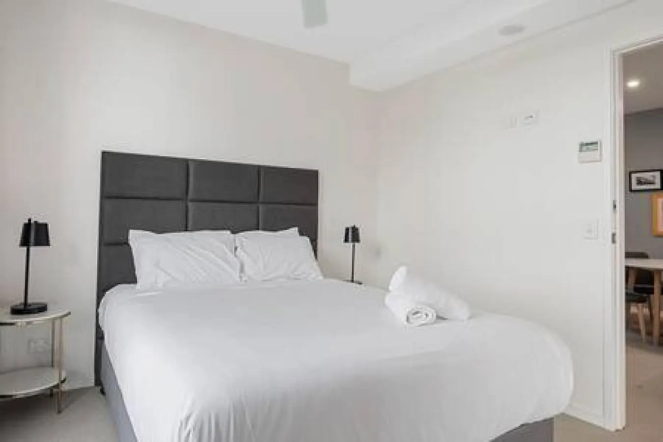 54Q Abnb-Style Apt Opposite Lush Park Playground, Portside 2Br Fpkg Brisbane Australia